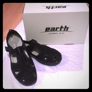 Earth shoes with Negative Heel Technology
